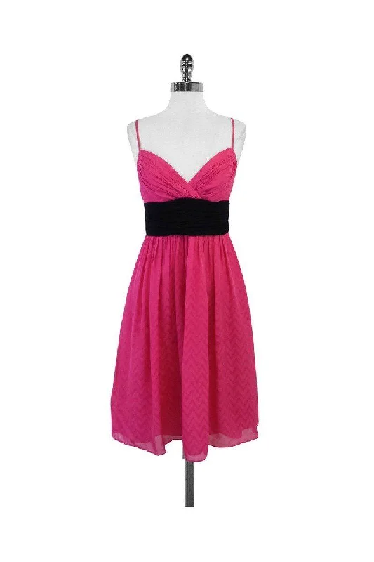 Ball Gown Women Dress with a Full Skirt for a Princess - like Look Ball Gown Women Dress with a Full Skirt for a Princess - like Look Shoshanna - Fuchsia & Black Silk Spaghetti Strap Dress Sz 6 Ball Gown Women Dress with a Full Skirt for a Princess - like Look Ball Gown Women Dress with a Full Skirt for a Princess - like Look Shoshanna - Fuchsia & Black Silk Spaghetti Strap Dress Sz 6