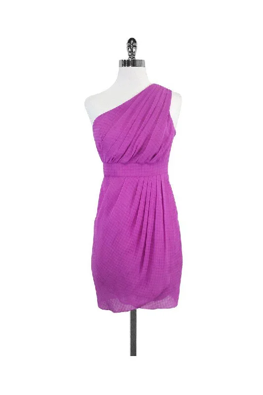 Off - the - Shoulder Women Dress for a Romantic and Feminine Look Off - the - Shoulder Women Dress for a Romantic and Feminine Look Shoshanna - Fuchsia One Shoulder Drape Dress Sz 2 Off - the - Shoulder Women Dress for a Romantic and Feminine Look Off - the - Shoulder Women Dress for a Romantic and Feminine Look Shoshanna - Fuchsia One Shoulder Drape Dress Sz 2