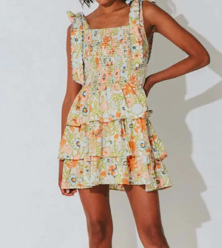 Pleated Women Dress with a Timeless and Elegant Texture Pleated Women Dress with a Timeless and Elegant Texture Tamara Mini Dress In Retro Floral Pleated Women Dress with a Timeless and Elegant Texture Pleated Women Dress with a Timeless and Elegant Texture Tamara Mini Dress In Retro Floral