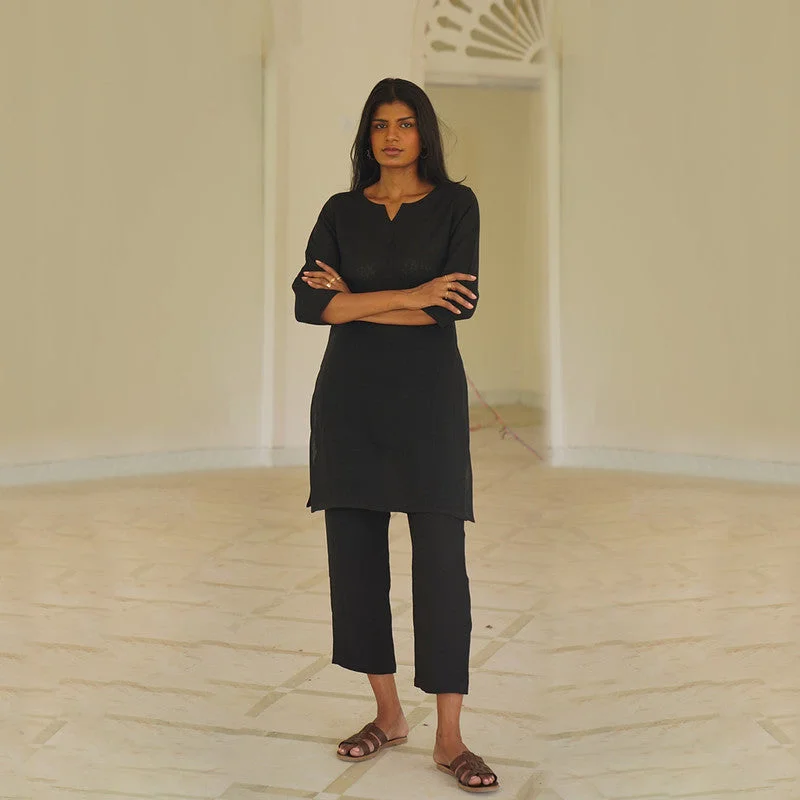 Halter Neck Women Dress to Show Off the Shoulders and Neckline Halter Neck Women Dress to Show Off the Shoulders and Neckline Women Co Ord Set | Linen Kurta & Pants | Black Halter Neck Women Dress to Show Off the Shoulders and Neckline Halter Neck Women Dress to Show Off the Shoulders and Neckline Women Co Ord Set | Linen Kurta & Pants | Black