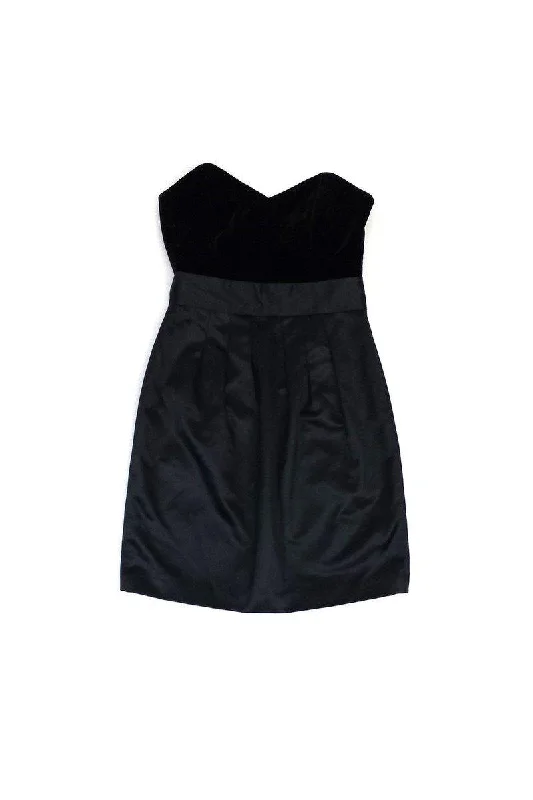 Shift Women Dress with a Simple and Classic Design for Everyday Wear Shift Women Dress with a Simple and Classic Design for Everyday Wear Theory - Black Velvet Strapless Dress Sz 0 Shift Women Dress with a Simple and Classic Design for Everyday Wear Shift Women Dress with a Simple and Classic Design for Everyday Wear Theory - Black Velvet Strapless Dress Sz 0