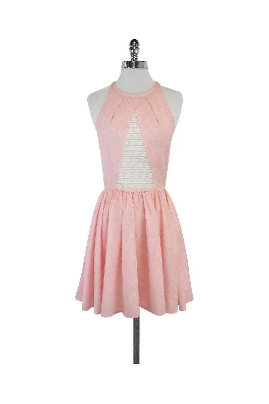 Mini Women Dress with a Short Hem for a Young and Trendy Style Mini Women Dress with a Short Hem for a Young and Trendy Style Timo Weiland - Light Pink & Mesh Fit & Flare Dress Sz 4 Mini Women Dress with a Short Hem for a Young and Trendy Style Mini Women Dress with a Short Hem for a Young and Trendy Style Timo Weiland - Light Pink & Mesh Fit & Flare Dress Sz 4