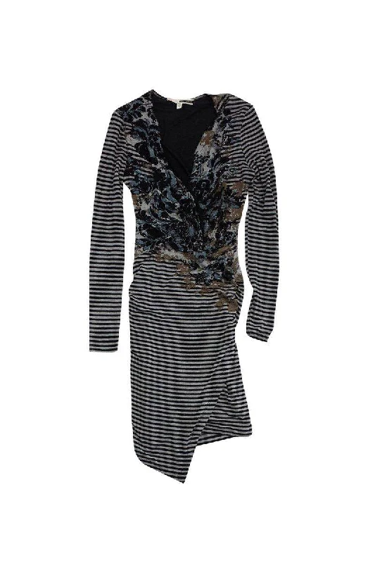 Strapless Women Dress with a Built - in Bra for Comfort and Support Strapless Women Dress with a Built - in Bra for Comfort and Support Tracy Reese - Black & Grey Striped Floral Dress Sz XS Strapless Women Dress with a Built - in Bra for Comfort and Support Strapless Women Dress with a Built - in Bra for Comfort and Support Tracy Reese - Black & Grey Striped Floral Dress Sz XS