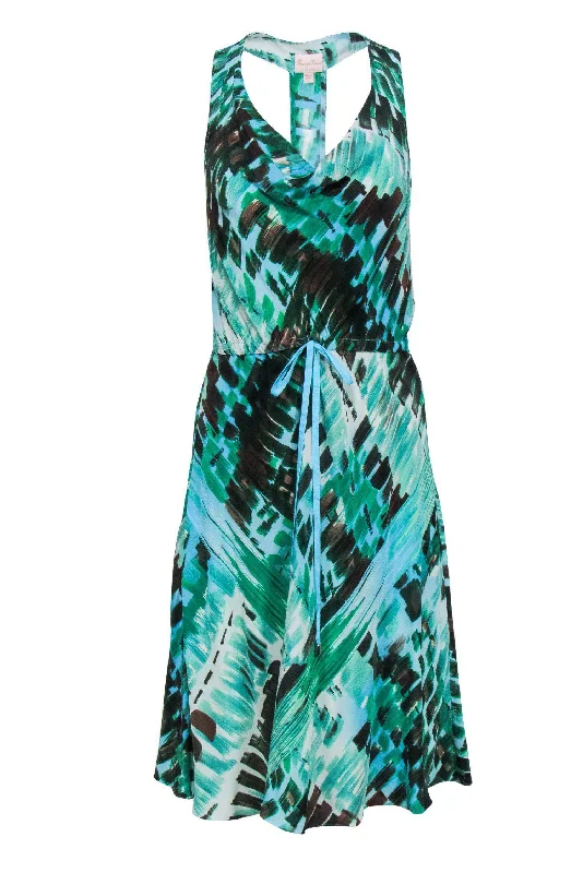 Strapless Women Dress with a Built - in Bra for Comfort and Support Strapless Women Dress with a Built - in Bra for Comfort and Support Tracy Reese - Green & Blue Silk Midi Dress Sz M