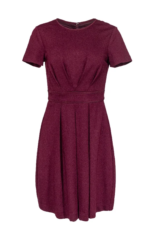Little Black Women Dress with Sequins for a Glamorous Night Out Little Black Women Dress with Sequins for a Glamorous Night Out Trina Turk - Burgundy Fit & Flare Dress Sz 4
