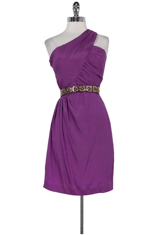 Mini Women Dress with a Short Hem for a Young and Trendy Style Mini Women Dress with a Short Hem for a Young and Trendy Style Trina Turk - One Shoulder Purple Silk Dress Sz 2