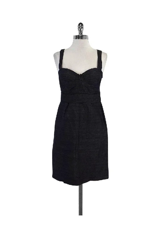 Plus Size Women Dress with a Flattering A - Line Cut for Comfort and Style Plus Size Women Dress with a Flattering A - Line Cut for Comfort and Style Walter - Dark Blue Cotton Blend Bodycon Sleeveless Dress Sz 2
