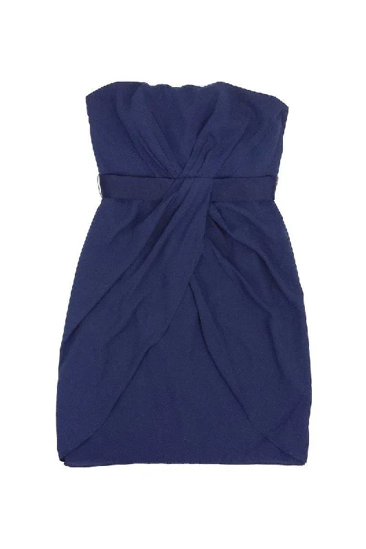 Mermaid - Style Women Dress with a Fitted Silhouette for Special Occasions Mermaid - Style Women Dress with a Fitted Silhouette for Special Occasions White by Vera Wang - Navy Draped Strapless Dress Sz 8 Mermaid - Style Women Dress with a Fitted Silhouette for Special Occasions Mermaid - Style Women Dress with a Fitted Silhouette for Special Occasions White by Vera Wang - Navy Draped Strapless Dress Sz 8
