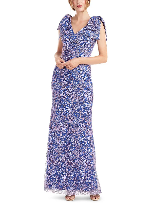Halter Neck Women Dress to Show Off the Shoulders and Neckline Halter Neck Women Dress to Show Off the Shoulders and Neckline Womens Paisley Maxi Evening Dress
