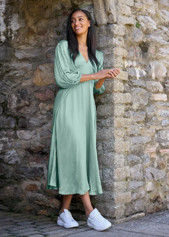 Long - Sleeve Women Dress in Velvet for a Luxurious Winter Look Long - Sleeve Women Dress in Velvet for a Luxurious Winter Look ALEXA SATIN DRESS Long - Sleeve Women Dress in Velvet for a Luxurious Winter Look Long - Sleeve Women Dress in Velvet for a Luxurious Winter Look ALEXA SATIN DRESS