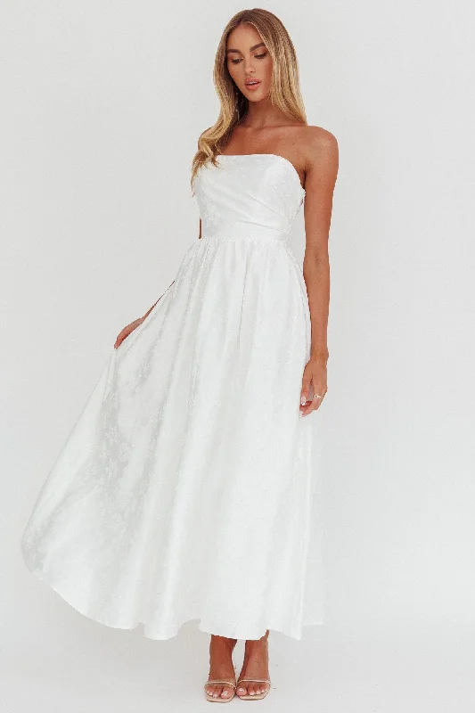 Mini Women Dress with a Short Hem for a Young and Trendy Style Mini Women Dress with a Short Hem for a Young and Trendy Style Anushka Strapless Empire Maxi Dress Jacquard White Mini Women Dress with a Short Hem for a Young and Trendy Style Mini Women Dress with a Short Hem for a Young and Trendy Style Anushka Strapless Empire Maxi Dress Jacquard White