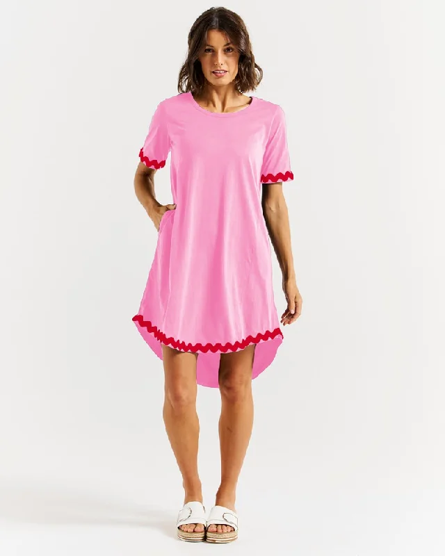 Pleated Women Dress with a Timeless and Elegant Texture Pleated Women Dress with a Timeless and Elegant Texture Betty Basics Nyree Dress Red/Pink Ric Rac Pleated Women Dress with a Timeless and Elegant Texture Pleated Women Dress with a Timeless and Elegant Texture Betty Basics Nyree Dress Red/Pink Ric Rac