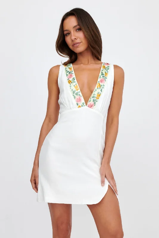 Strapless Women Dress with a Built - in Bra for Comfort and Support Strapless Women Dress with a Built - in Bra for Comfort and Support Cozumel V-Neck Embroidered Mini Dress White Strapless Women Dress with a Built - in Bra for Comfort and Support Strapless Women Dress with a Built - in Bra for Comfort and Support Cozumel V-Neck Embroidered Mini Dress White