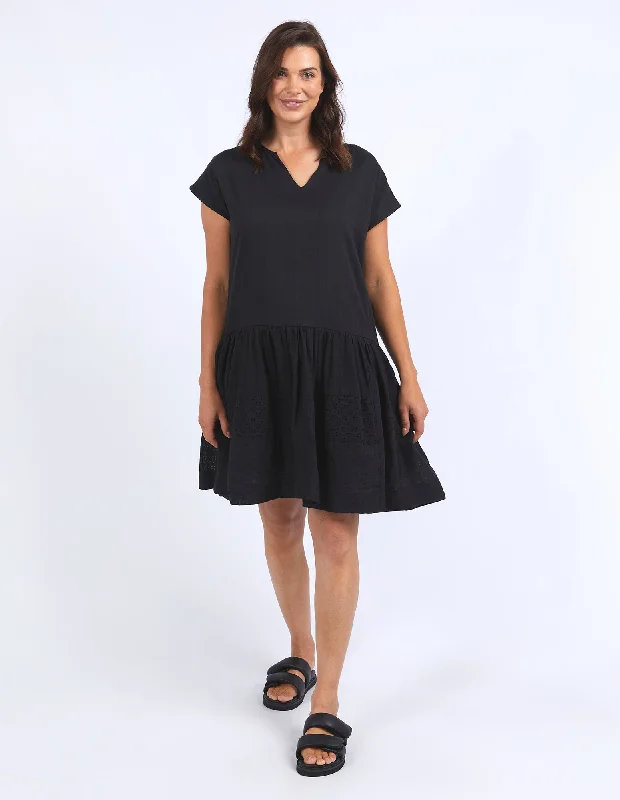 Shift Women Dress with a Simple and Classic Design for Everyday Wear Shift Women Dress with a Simple and Classic Design for Everyday Wear Elm Clementine Dress Black Shift Women Dress with a Simple and Classic Design for Everyday Wear Shift Women Dress with a Simple and Classic Design for Everyday Wear Elm Clementine Dress Black