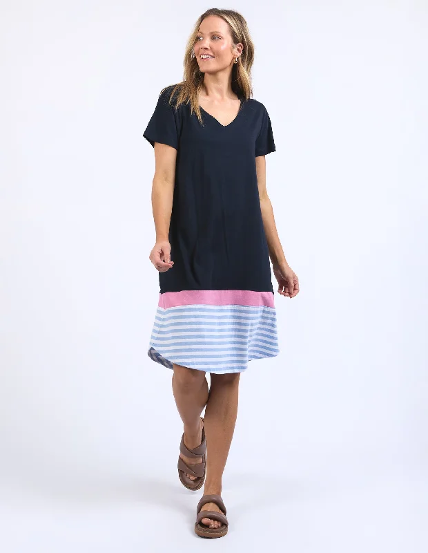 Mermaid - Style Women Dress with a Fitted Silhouette for Special Occasions Mermaid - Style Women Dress with a Fitted Silhouette for Special Occasions Elm Draw The Line Tee Dress Navy/Blue And White Stripe Mermaid - Style Women Dress with a Fitted Silhouette for Special Occasions Mermaid - Style Women Dress with a Fitted Silhouette for Special Occasions Elm Draw The Line Tee Dress Navy/Blue And White Stripe