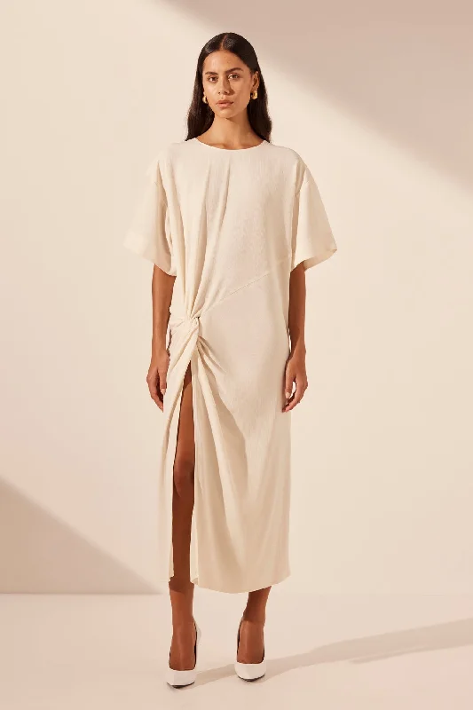 Long - Sleeve Women Dress in Velvet for a Luxurious Winter Look Long - Sleeve Women Dress in Velvet for a Luxurious Winter Look ILIAD T SHIRT MIDI DRESS - RICE Long - Sleeve Women Dress in Velvet for a Luxurious Winter Look Long - Sleeve Women Dress in Velvet for a Luxurious Winter Look ILIAD T SHIRT MIDI DRESS - RICE