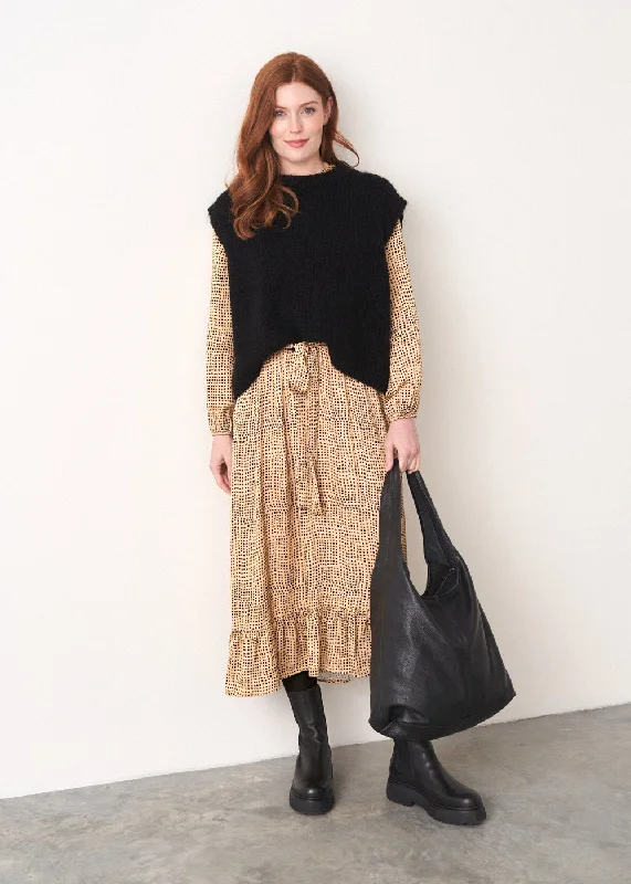 Printed Abstract Women Dress for a Modern and Artistic Appeal Printed Abstract Women Dress for a Modern and Artistic Appeal JOY POLKA DRESS Printed Abstract Women Dress for a Modern and Artistic Appeal Printed Abstract Women Dress for a Modern and Artistic Appeal JOY POLKA DRESS
