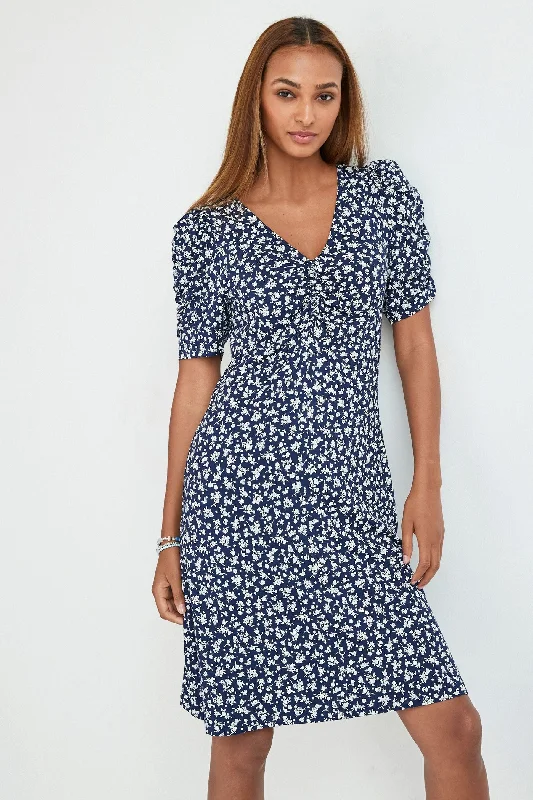 Shift Women Dress with a Simple and Classic Design for Everyday Wear Shift Women Dress with a Simple and Classic Design for Everyday Wear Navy Blue Ditsy Floral Short Sleeve Tea Dress Shift Women Dress with a Simple and Classic Design for Everyday Wear Shift Women Dress with a Simple and Classic Design for Everyday Wear Navy Blue Ditsy Floral Short Sleeve Tea Dress