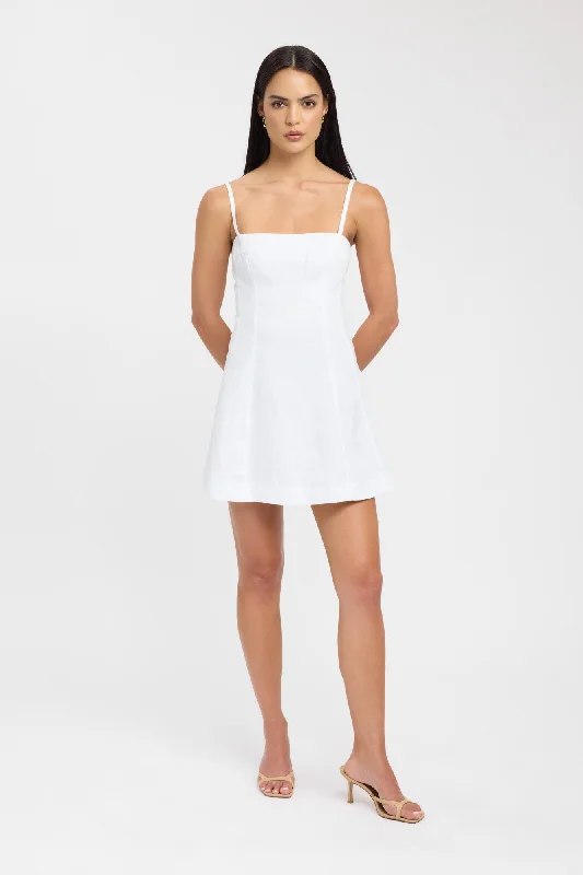 Long - Sleeve Women Dress in Velvet for a Luxurious Winter Look Long - Sleeve Women Dress in Velvet for a Luxurious Winter Look Palm Panel Mini Dress Long - Sleeve Women Dress in Velvet for a Luxurious Winter Look Long - Sleeve Women Dress in Velvet for a Luxurious Winter Look Palm Panel Mini Dress