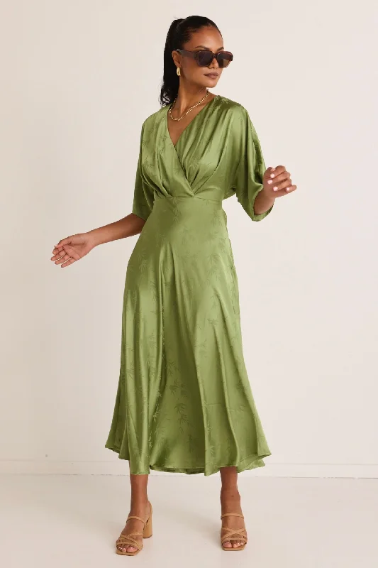 Mermaid - Style Women Dress with a Fitted Silhouette for Special Occasions Mermaid - Style Women Dress with a Fitted Silhouette for Special Occasions Picasso Grass SS Kimono Midi Dress Mermaid - Style Women Dress with a Fitted Silhouette for Special Occasions Mermaid - Style Women Dress with a Fitted Silhouette for Special Occasions Picasso Grass SS Kimono Midi Dress