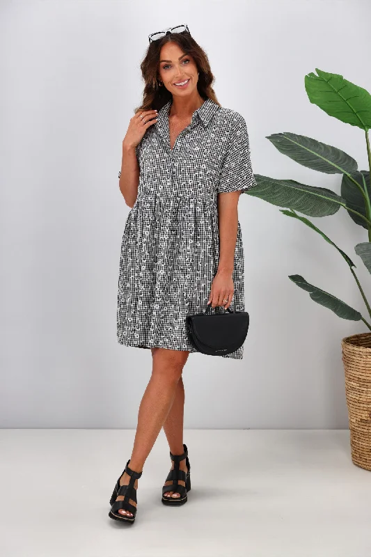 Ruffled Women Dress with Multiple Layers for a Playful and Girly Style Ruffled Women Dress with Multiple Layers for a Playful and Girly Style Shine On Label Lyra Dress Flower Printed Gingham Ruffled Women Dress with Multiple Layers for a Playful and Girly Style Ruffled Women Dress with Multiple Layers for a Playful and Girly Style Shine On Label Lyra Dress Flower Printed Gingham