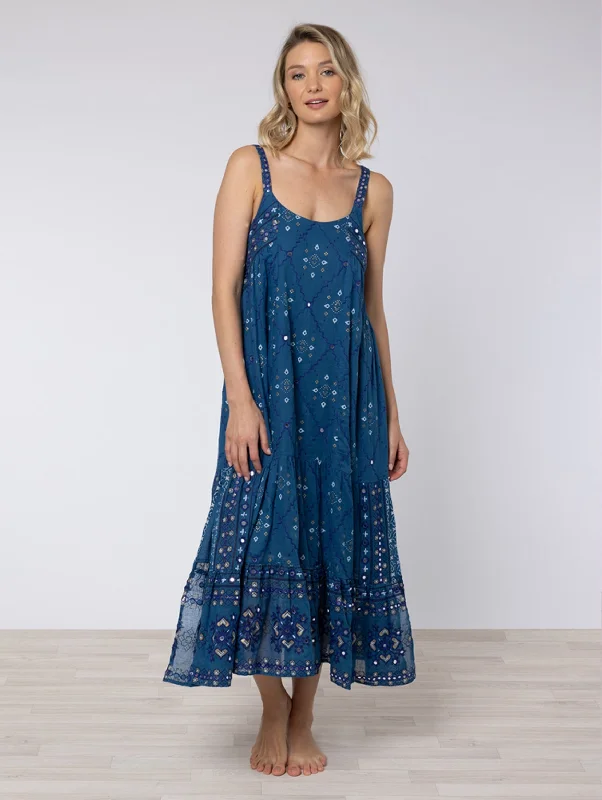 Mermaid - Style Women Dress with a Fitted Silhouette for Special Occasions Mermaid - Style Women Dress with a Fitted Silhouette for Special Occasions Swing Dress in Mosaic Peacock Print Mermaid - Style Women Dress with a Fitted Silhouette for Special Occasions Mermaid - Style Women Dress with a Fitted Silhouette for Special Occasions Swing Dress in Mosaic Peacock Print