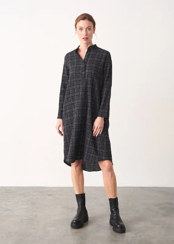 Shift Women Dress with a Simple and Classic Design for Everyday Wear Shift Women Dress with a Simple and Classic Design for Everyday Wear TAMMY TUNIC Shift Women Dress with a Simple and Classic Design for Everyday Wear Shift Women Dress with a Simple and Classic Design for Everyday Wear TAMMY TUNIC