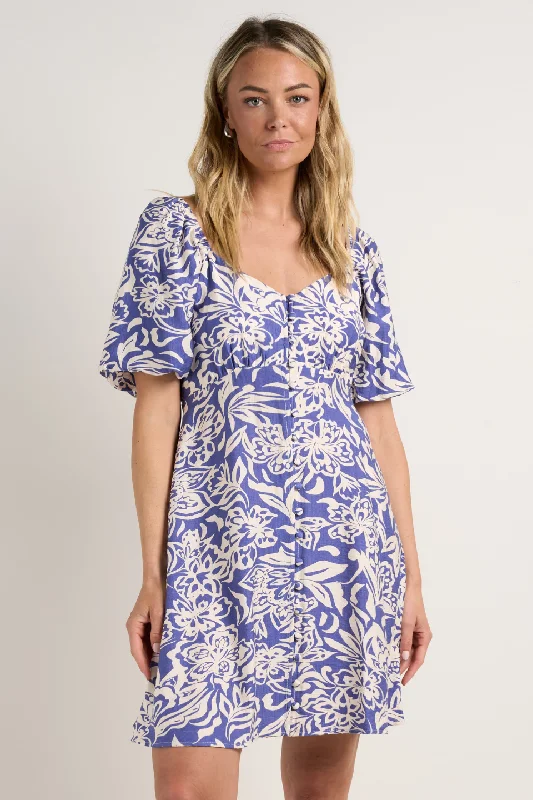 Shift Women Dress with a Simple and Classic Design for Everyday Wear Shift Women Dress with a Simple and Classic Design for Everyday Wear Wholehearted Blue Shadow Floral SS Sweetheart Button Front Mini Dress Shift Women Dress with a Simple and Classic Design for Everyday Wear Shift Women Dress with a Simple and Classic Design for Everyday Wear Wholehearted Blue Shadow Floral SS Sweetheart Button Front Mini Dress